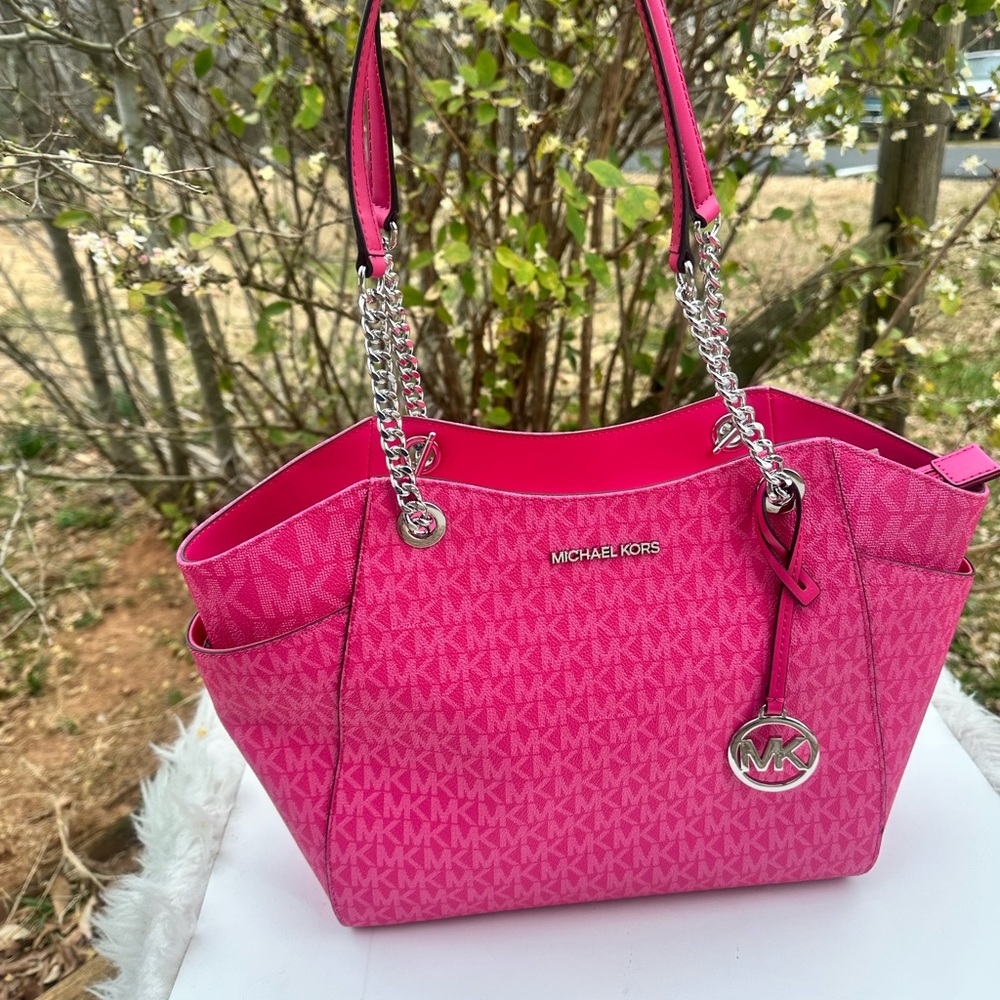 Michael Kors Jet set large chain shoulder tote Dragonfruit mk logo - Picture 16 of 16